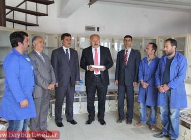 Bayburt Belediyesi’nden Okullara Mescit Malzemesi