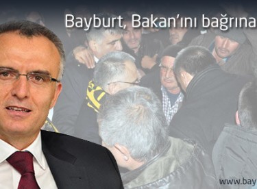 Bayburt, Bakan’ını bağrına bastı