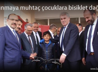 Korunmaya muhtaç çocuklara bisiklet dağıtıldı