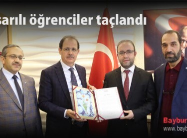 Başarılı öğrenciler taçlandı
