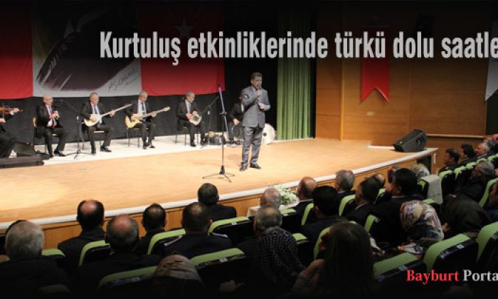 Kurtuluş etkinliklerinde türkü dolu saatler