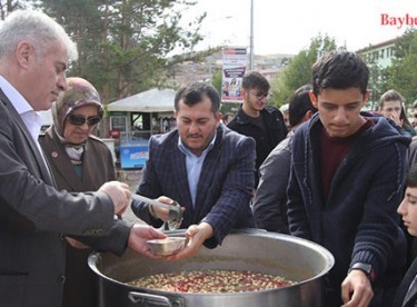 Bayburt Belediyesi’nden Aşure İkramı