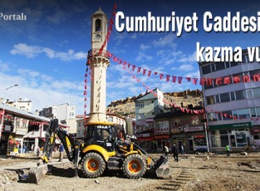 Cumhuriyet Caddesine ilk kazma vuruldu