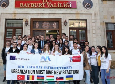 ERASMUS Öğrencilerinden Vali Ali Hamza Pehlivan’a ziyaret