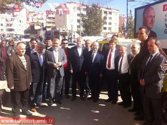 Gümrükçüoğlu, Bayburt’ta Ak Parti seçim çalışmalarına katıldı