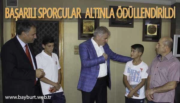 Başarılı Sporcular Altınla Ödüllendirildi