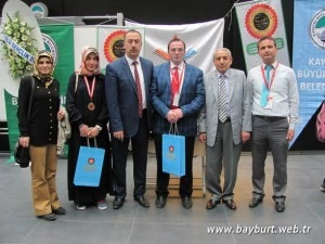 Bayburt Anadolu İmam Hatip Lisesi Türkiye Üçüncüsü Oldu