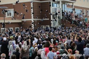 Bayburt Üniversitesi’nde mezuniyet coşkusu