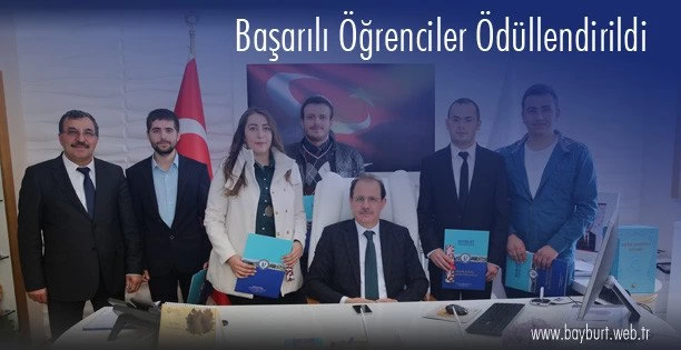 Başarılı Öğrenciler Ödüllendirildi