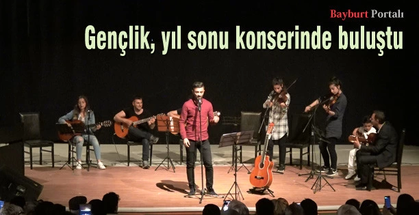 Gençlik, yıl sonu konserinde buluştu