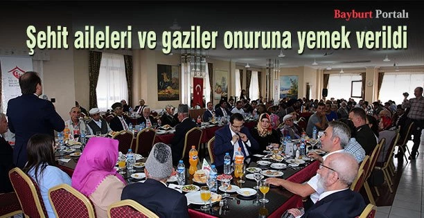 Bayburt’ta şehit aileleri ve gaziler onuruna yemek