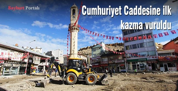 Cumhuriyet Caddesine ilk kazma vuruldu