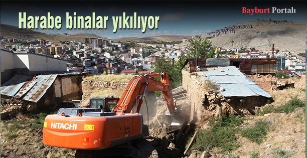 Harabe binalar yıkılıyor