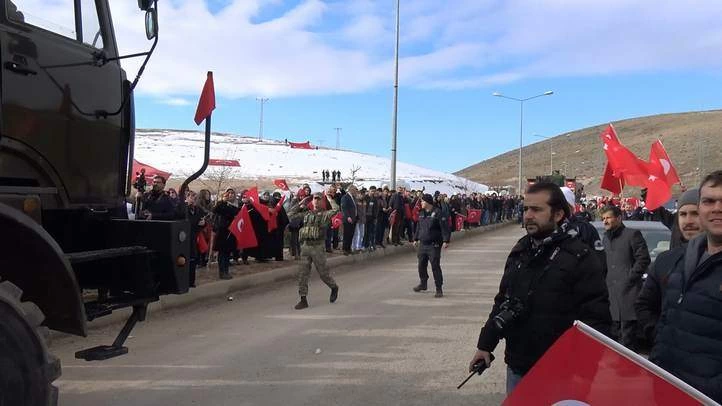 Bayburttan Afrine coskuyla ugurlandilar 1 – Bayburt Portalı – Bayburt Haberleri, Son Dakika Bayburt Web Haber Sitesi