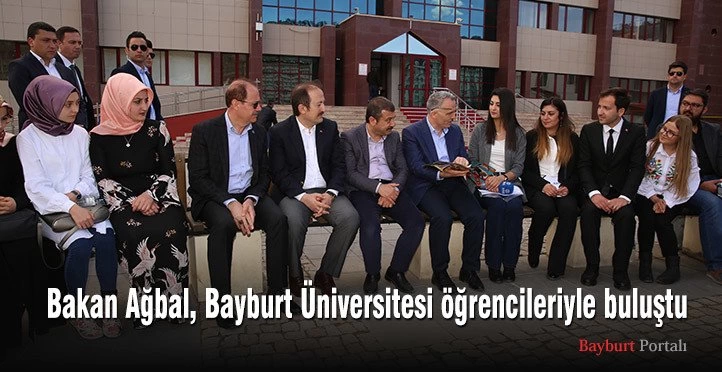 Bakan Ağbal, Bayburt Üniversitesi öğrencileriyle buluştu