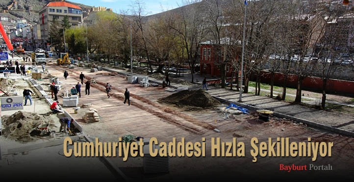 Cumhuriyet Caddesi Hızla Şekilleniyor