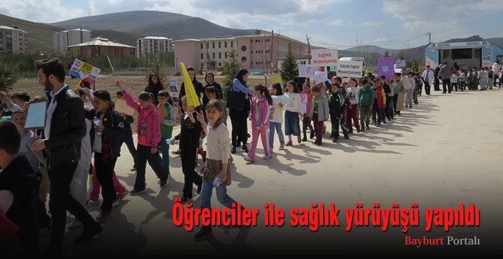 Öğrenciler ile sağlık yürüyüşü yapıldı