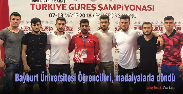 Bayburt Üniversitesi Öğrencileri, madalyalarla döndü
