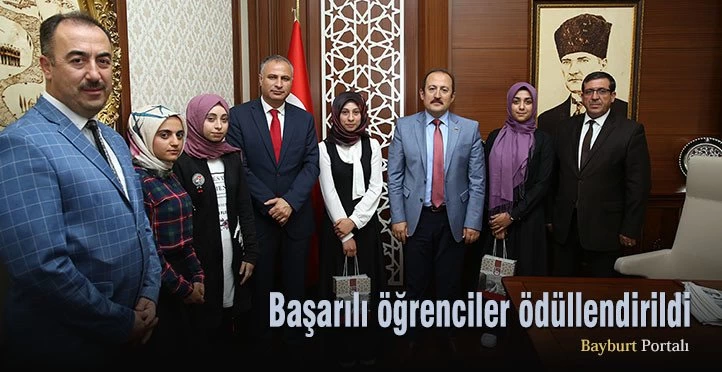 Başarılı öğrenciler ödüllendirildi