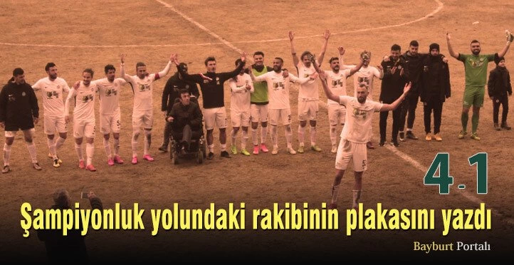 Bayburt, en yakın rakibinin plakasını yazdı