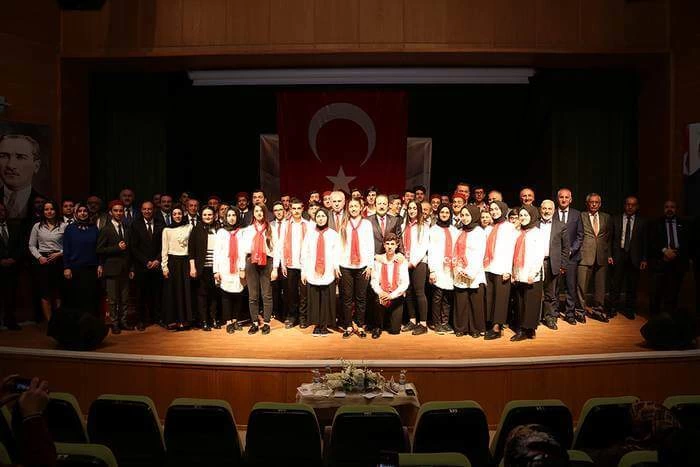 istiklal Marsinin Kabulu ve Mehmet Akif Ersoyu Anma programi 1 – Bayburt Portalı
