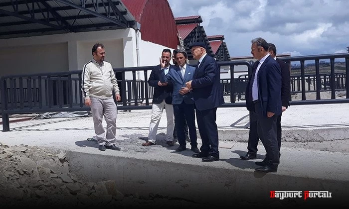 Pekmezci, çalışma alanlarında incelemelere devam ediyor