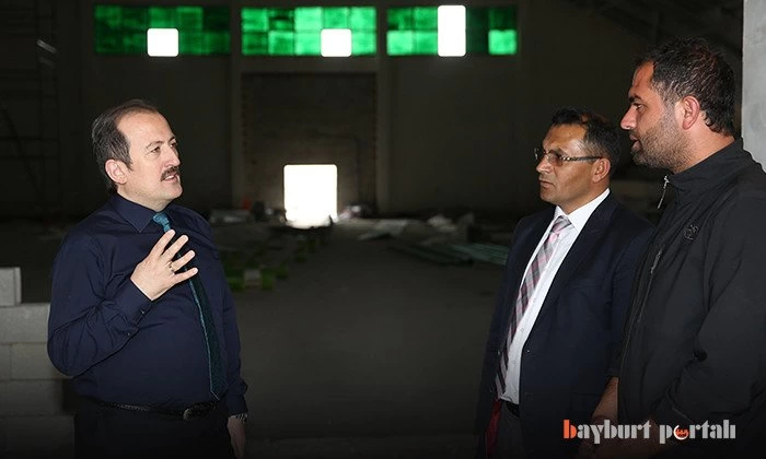 Vali Pehlivan, spor salonu inşaatını inceledi