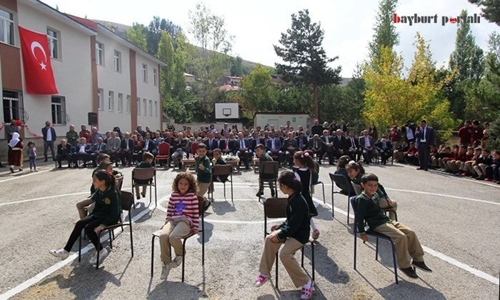 Bayburt’ta ilköğretim haftası coşkuyla kutlandı
