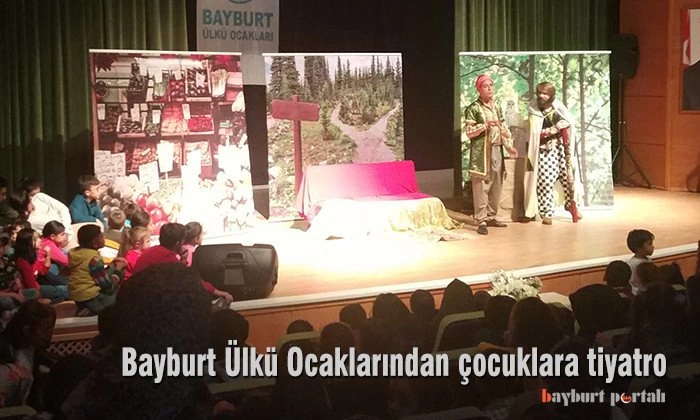 Bayburt Ülkü Ocaklarından çocuklara tiyatro