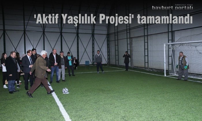 Huzurevi yaşlıları, sahaya indi