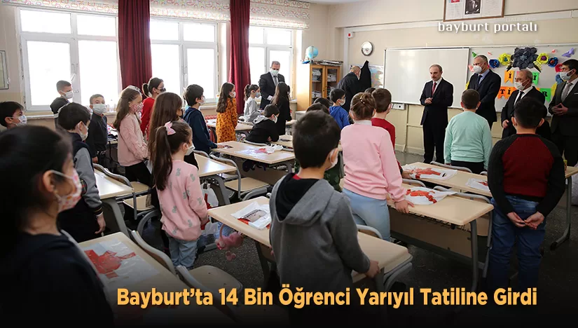 Bayburt’ta 14 bin öğrenci karne sevinci yaşadı