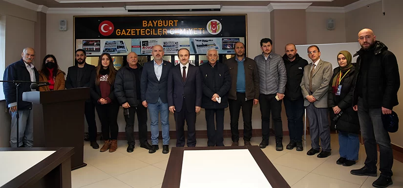 Vali Cuneyt Epcim den Bayburt Gazeteciler Cemiyetine Ziyaret1 – Bayburt Portalı