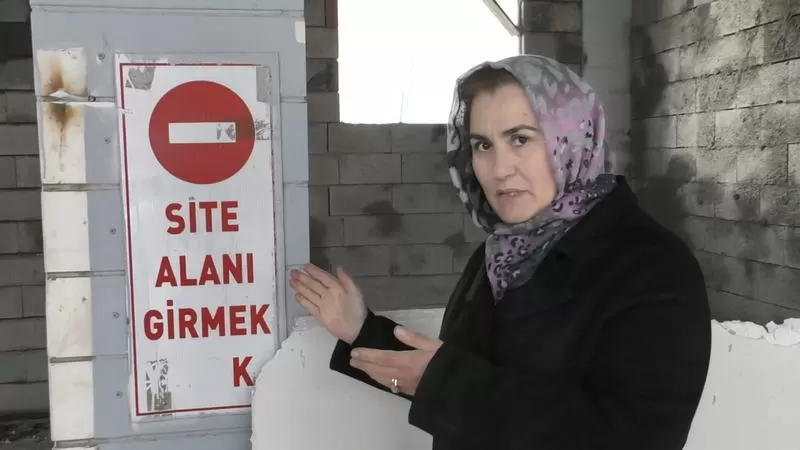 Bayburtta kapatilarak kiraya verilen site girisine TOKI sakinleri isyan etti 01 – Bayburt Portalı