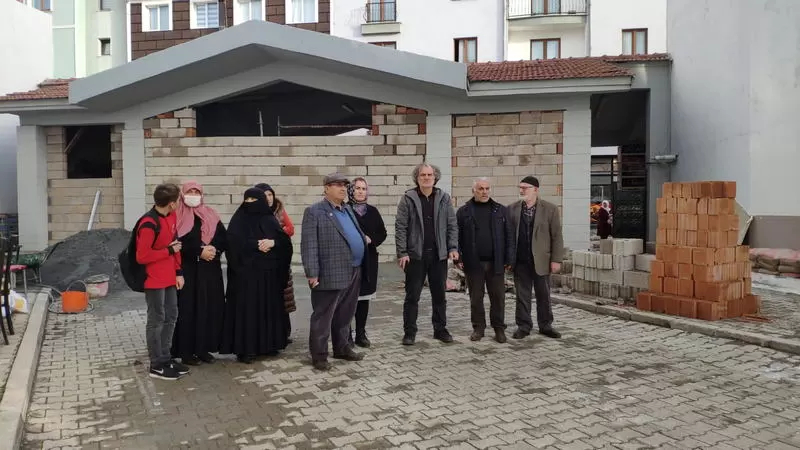 Bayburtta kapatilarak kiraya verilen site girisine TOKI sakinleri isyan etti 02 – Bayburt Portalı