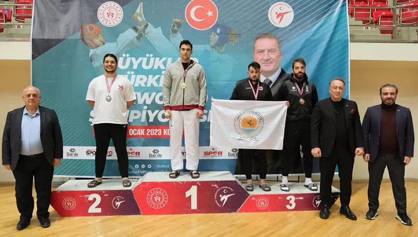 Bayburt Üniversitesi Taekwondo takımından ‘4 madalya’