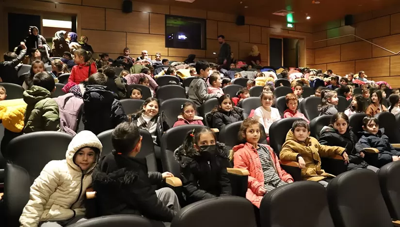 ‘Bayburt’ta Bilim Yolculuğu’ projesiyle öğrenciler sinema sevinci yaşadı