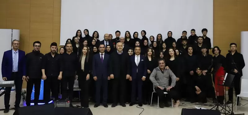 Bayburtta lise ogrencilerinden Turk Sanat Muzigi Konseri 2 – Bayburt Portalı