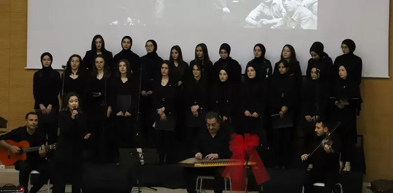 Bayburtta lise ogrencilerinden Turk Sanat Muzigi Konseri 4 – Bayburt Portalı