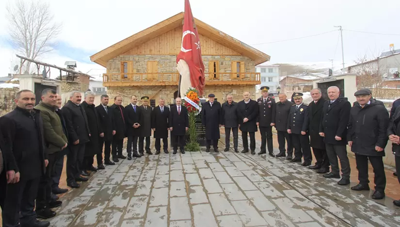 Bayburt’ta kurtuluş programında milli kahramanların kabirleri ziyaret edildi