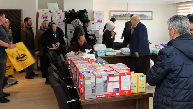 Bayburt Belediyesi’nden depremzede vatandaşlara ihtiyaç desteği