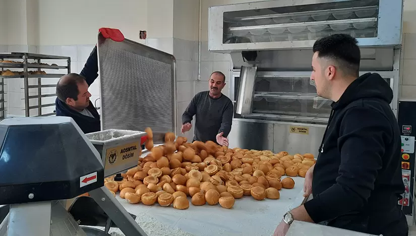 Bayburt Mesleki ve Teknik Anadolu Lisesi, öğrencilere günlük ekmek üretiyor