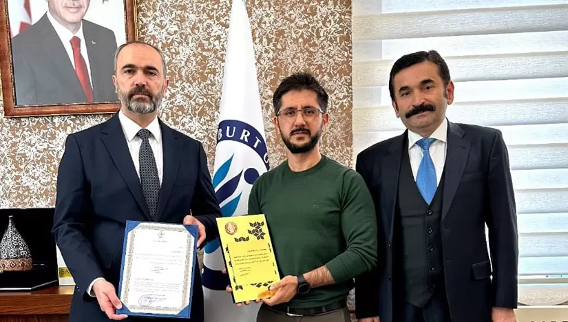 Doç. Dr. Özkan Dayı’ya İran’da ‘VII. Şehriyar Bilim ve Kültür Nişanı’