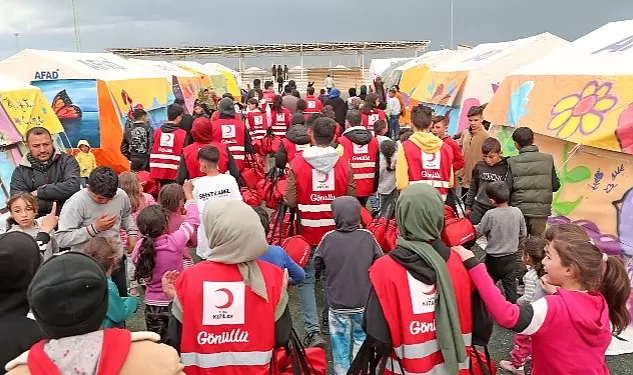 Kızılay Psikologları, deprem bölgesinde ruhsal yaraları sarıyor