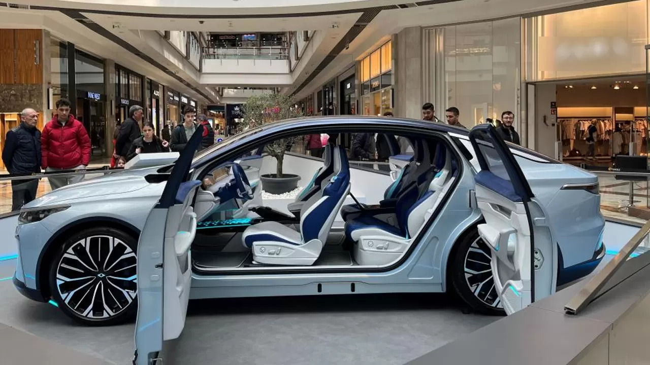 Türkiye’nin yerli otomobili TOGG’a Ankara’da yoğun ilgi