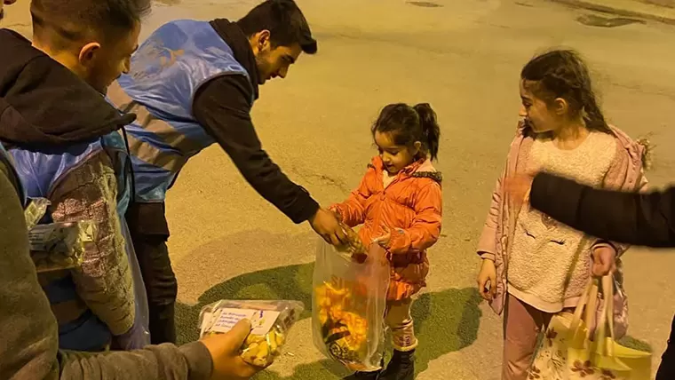 Bayburt Ak Gençlik’ten ‘onbeşi’ ikramı