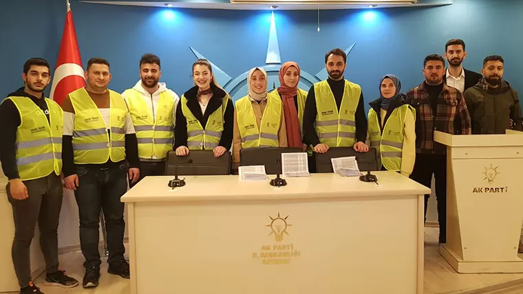 Bayburt Ak Gençlik’ten yetim ve öksüz çocuklara ‘bayram harçlığı’