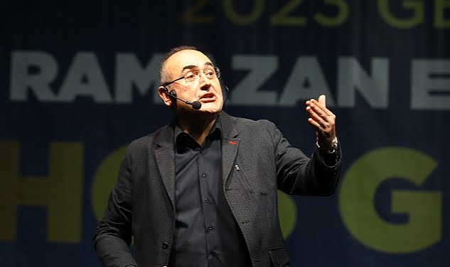 Sunay Akın, Ramazan etkinliklerinin konuğu oldu