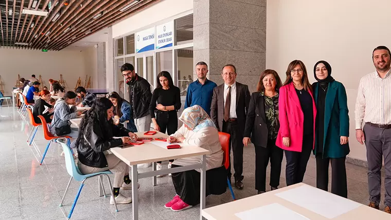 Bayburt Üniversitesi, depremzede aileleri sanatla buluşturdu