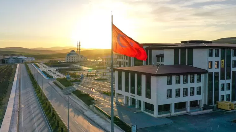 Bayburt Üniversitesinin ‘Çevre Dostu Alüminyum Jant Projesi’ne uluslararası destek