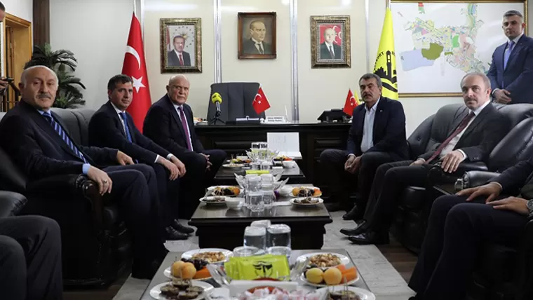 Millî Eğitim Bakanı Yusuf Tekin’den, Başkan Pekmezci’ye ziyaret